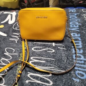 MICHAEL KORS JET SET DAISY CROSSBODY BAG